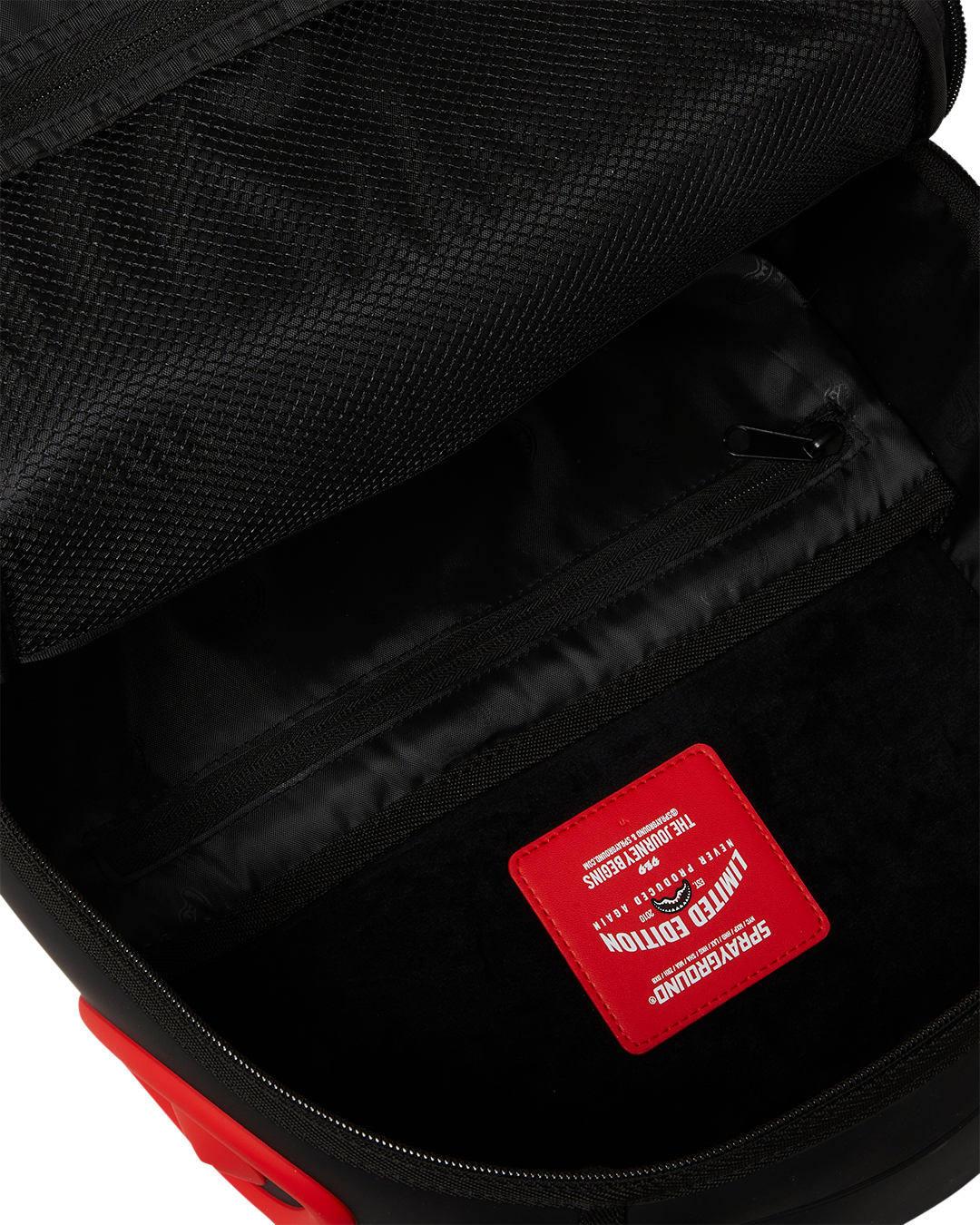 PUNK SPIKE SHARK DLXV BACKPACK