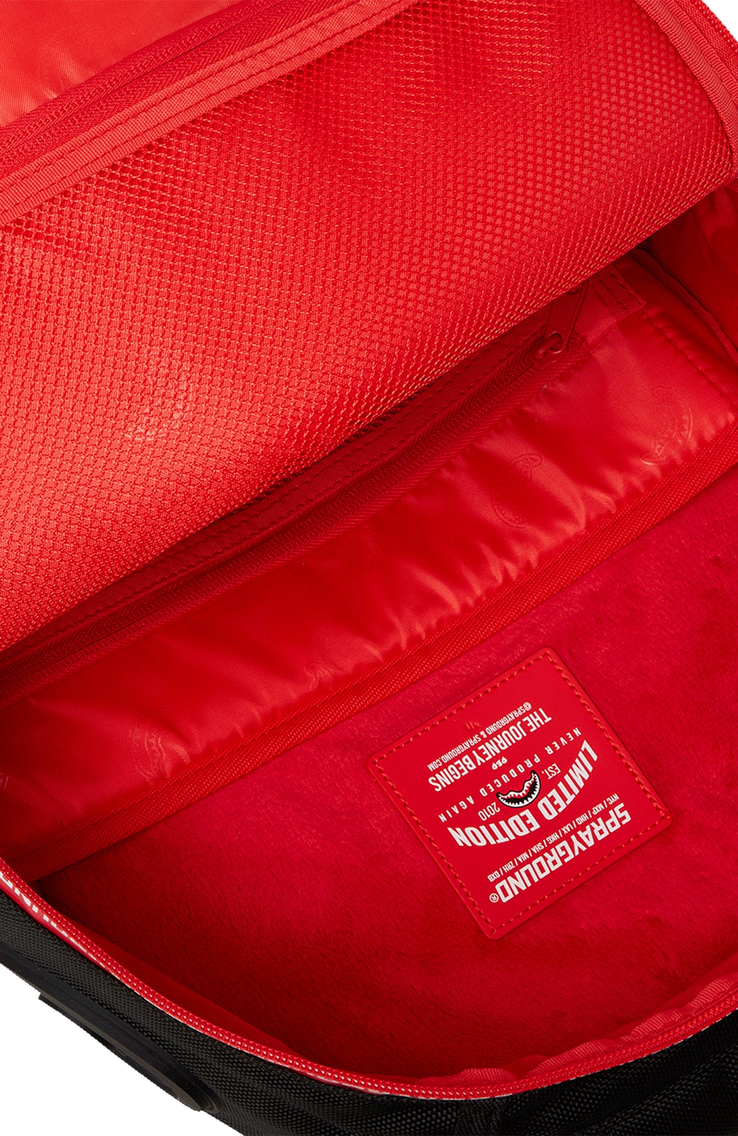 PRINTED ZIPPER SHARK DLXR BACKPACK